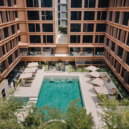 Nysa Hotel Bangkok Sukhumvit 11 Ngoại thất bức ảnh The hotel's courtyard