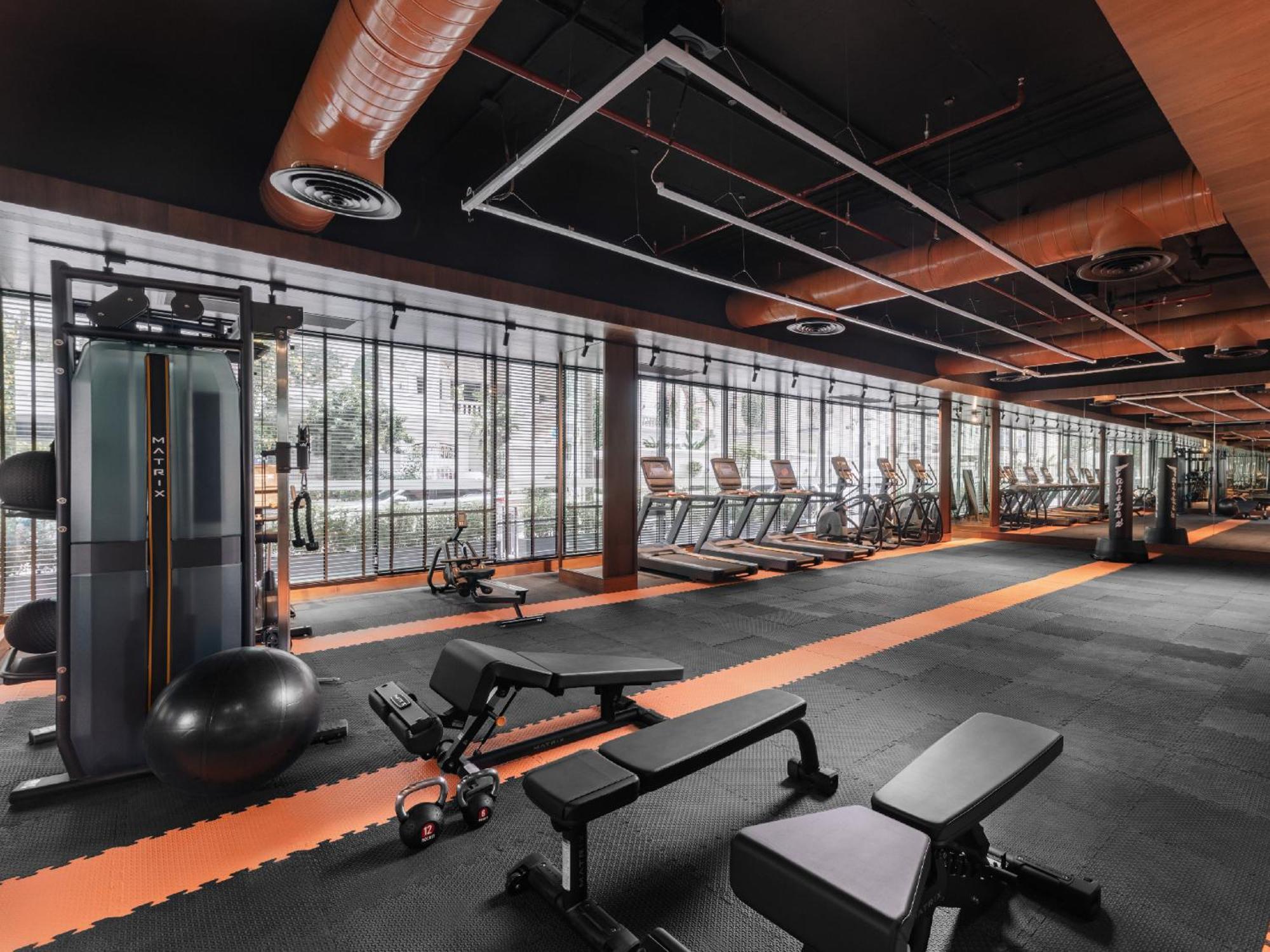 Nysa Hotel Bangkok Sukhumvit 11 Ngoại thất bức ảnh The gym at the hotel