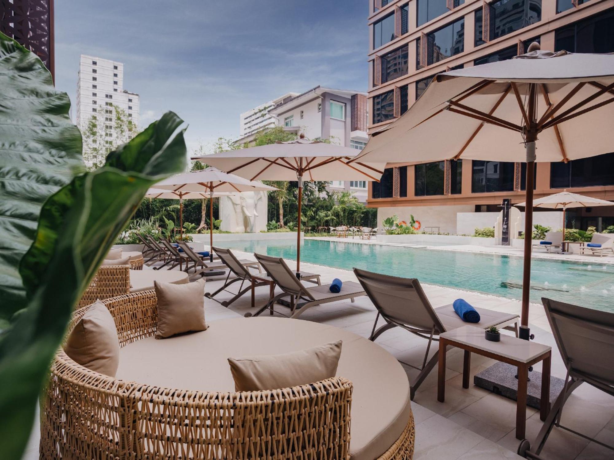 Nysa Hotel Bangkok Sukhumvit 11 Ngoại thất bức ảnh The swimming pool at the hotel