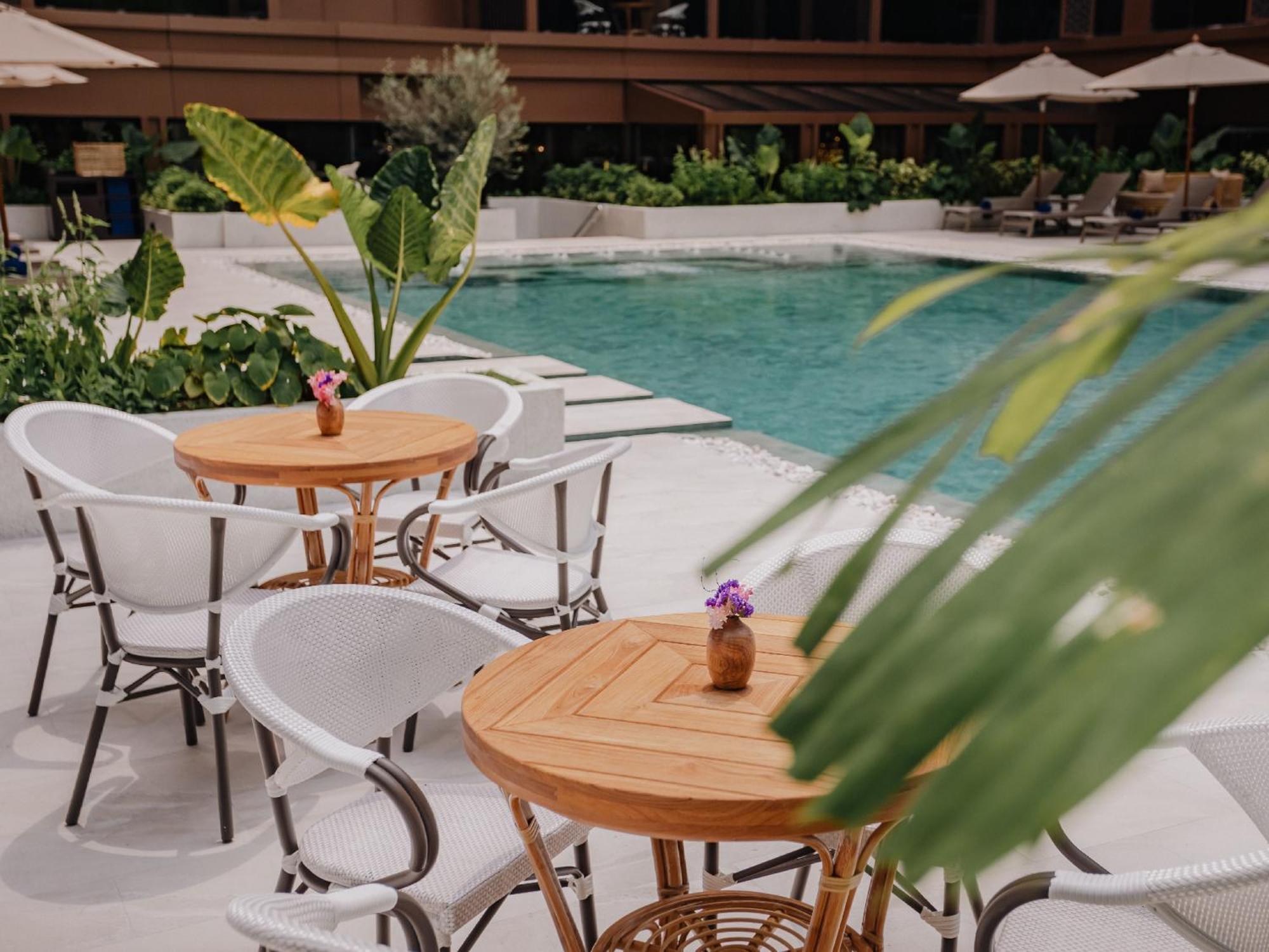 Nysa Hotel Bangkok Sukhumvit 11 Ngoại thất bức ảnh The pool at the hotel