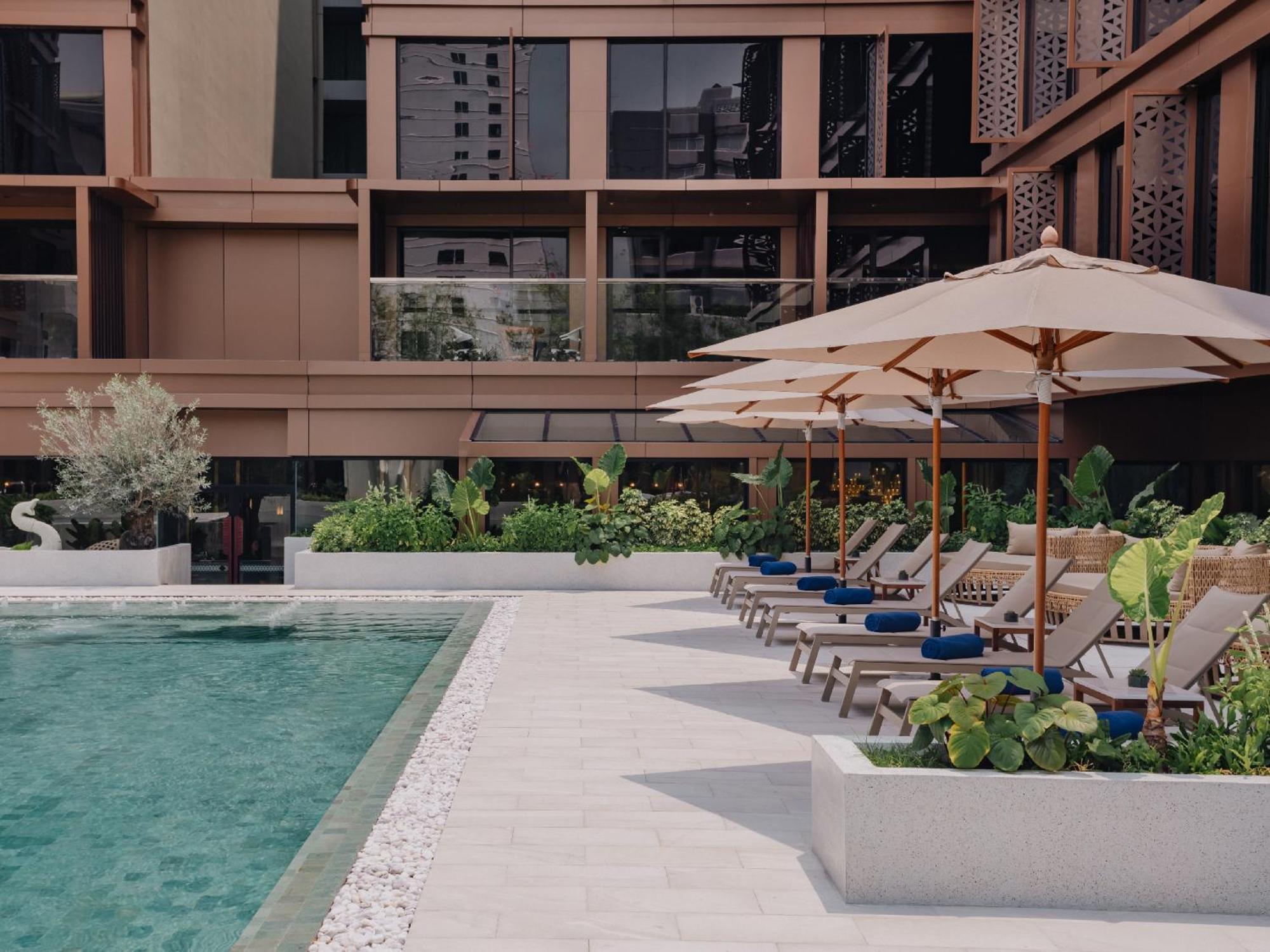 Nysa Hotel Bangkok Sukhumvit 11 Ngoại thất bức ảnh The pool at the hotel