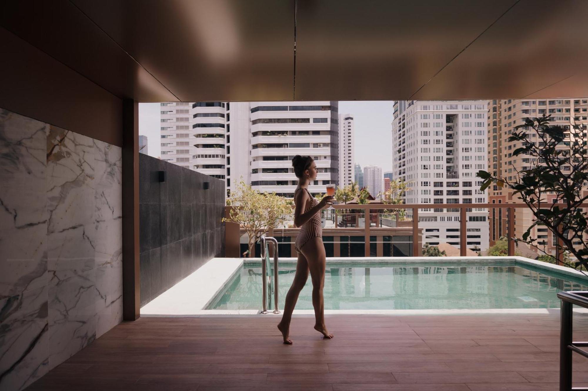 Nysa Hotel Bangkok Sukhumvit 11 Ngoại thất bức ảnh The rooftop pool at The Standard, Bangkok Sukhumvit